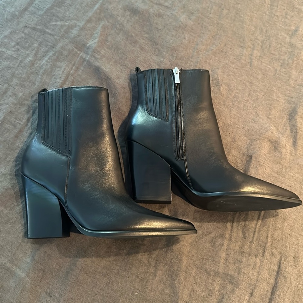 NWOT Marc Fisher Mariel Heeled Western Bootie, size 8